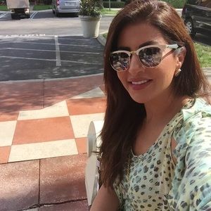 Meet your Posher, Hayam